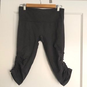 Lululemon ultra Capri yoga pants w/ ruching